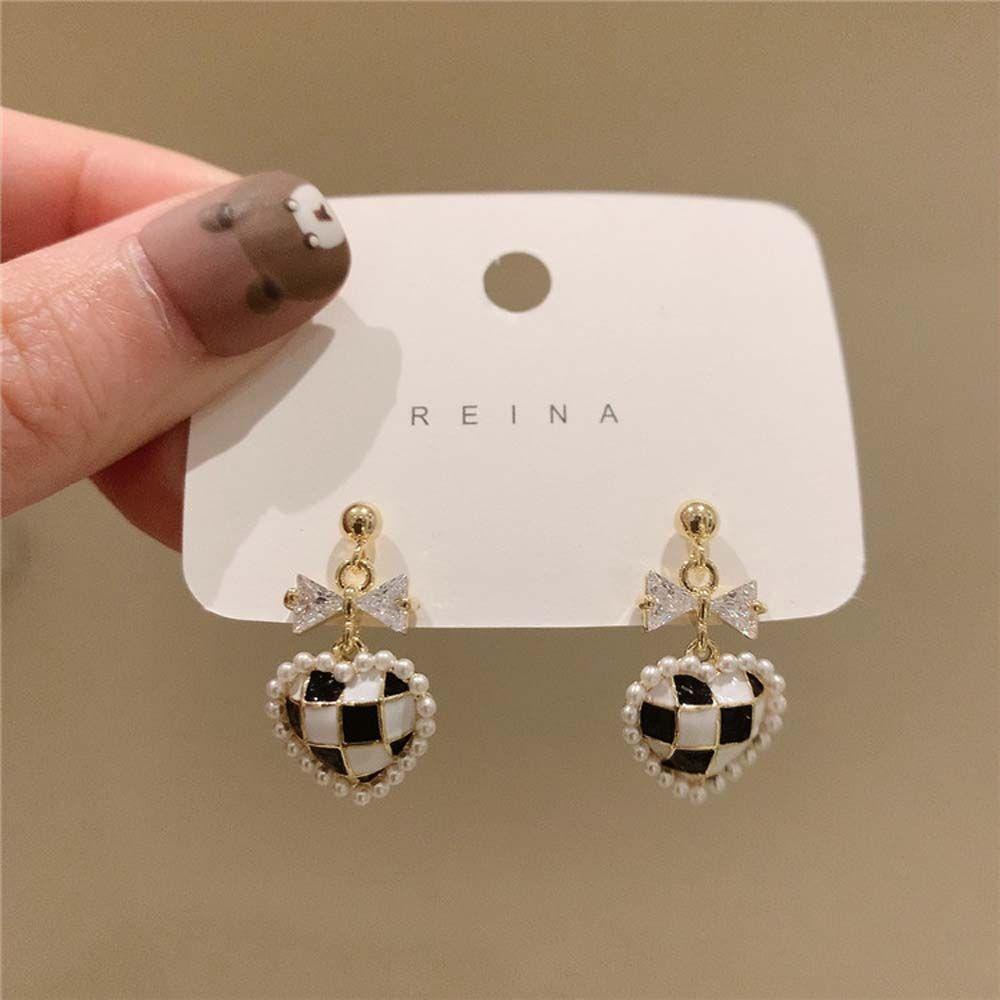 Mxbeauty Checkerboard Anting Wanita Temperamen Mutiara Perhiasan Harian Berlian Imitasi Alloy Perempuan Menjuntai Earrings