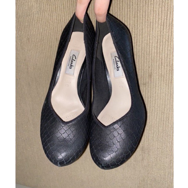 [PRELOVED] Clarks Mid Heels Chorus Voice Black Interest Lea Size 35,5 || Sepatu Hak Wanita