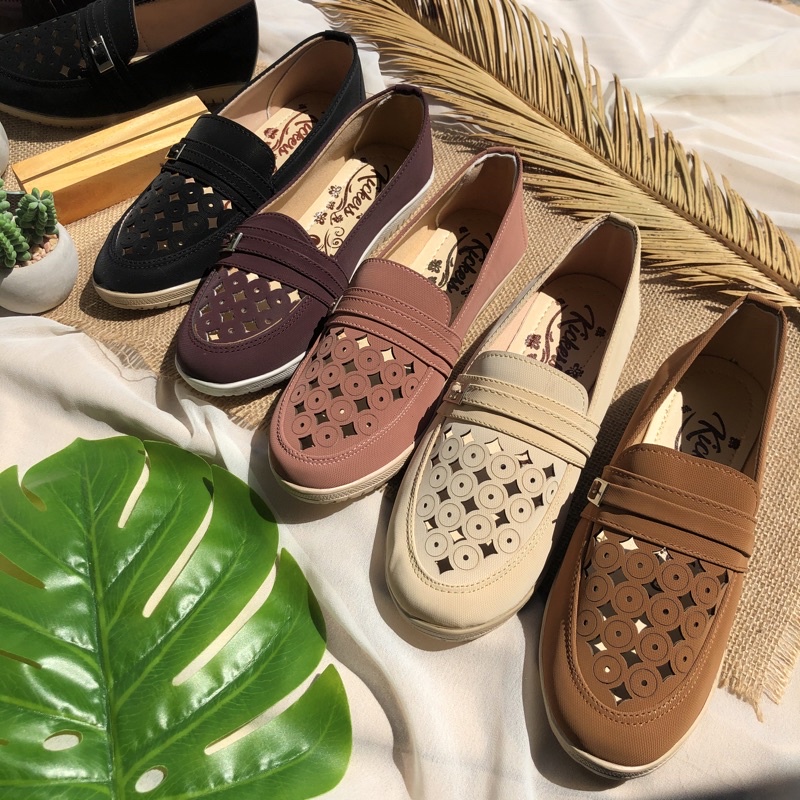 Sepatu Belt 4 flat shoes wanita kampus terlaris sepatu cewek populer trandy Model Korea Casual Kantor Termurah Flat Shoes Formal Casual Wanita Terbaru Nyaman Anti Slip Model Korea Awet tahan lama Sandal Slop Slip On Wanita Sandal Cewek  SLIP ON WANITA TER