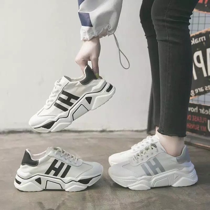 KETS WANITA SNEAKERS HI