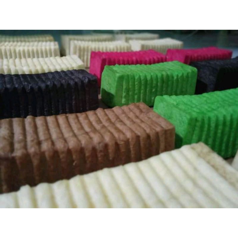 

ROTI TAWAR WARNA