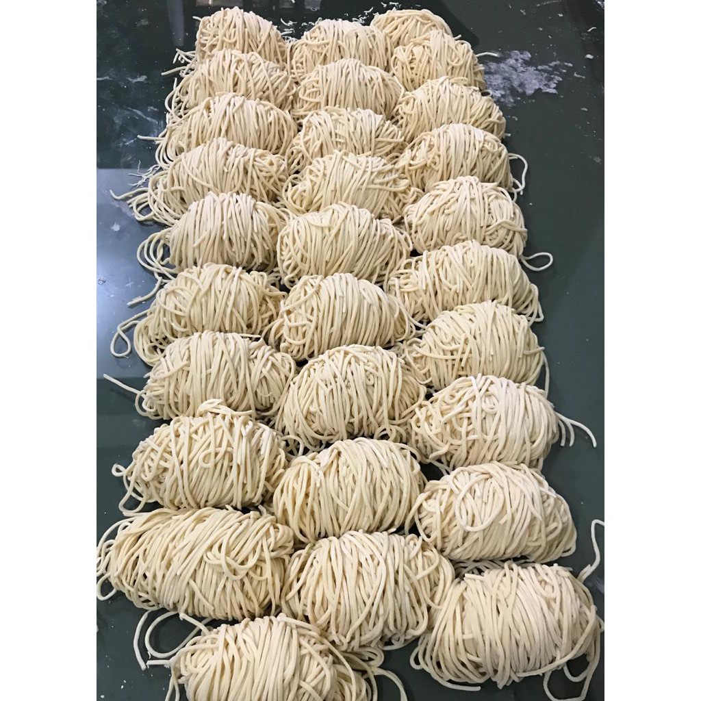 

Mie Basah 400gr (1pack isi 4 kepal)