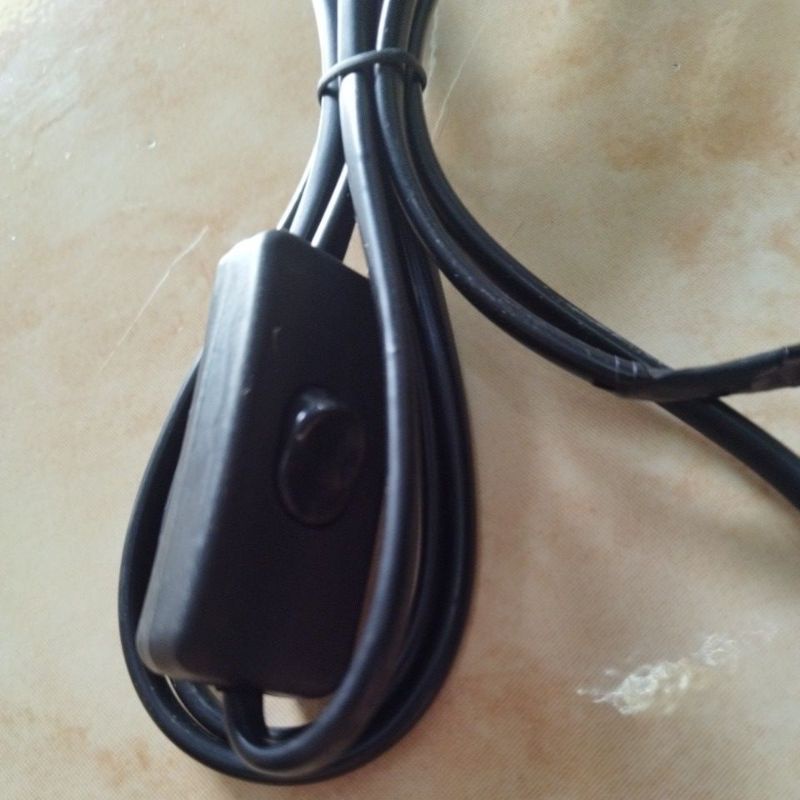 Kabel lampu dengan on off saklar