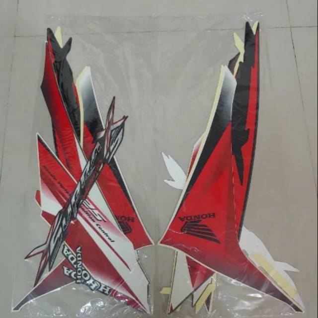 STRIPING STRIPPING STIKER HONDA SUPRA X 125 HELM IN 2011 KARBURATOR MERAH HITAM