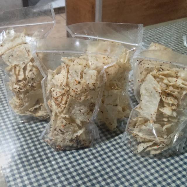 

Keripik Pangsit Pedas