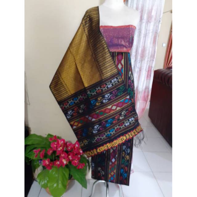 Ulos Tumtuman Tuppal Sadum