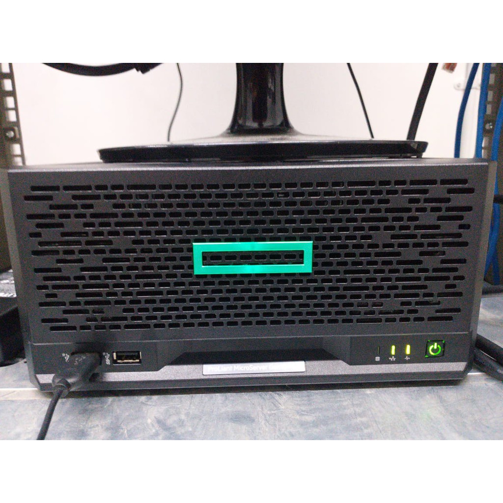 HPE MicroServer Gen10 Plus server Intel Xeon E-2224 - 4LFF NHP SATA
