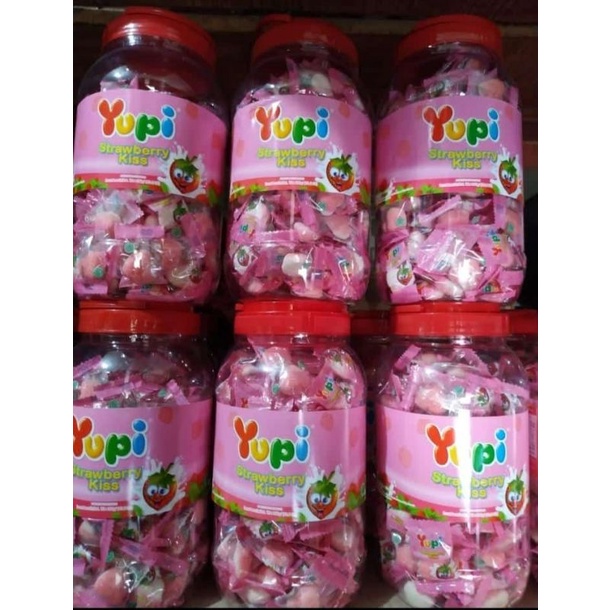 

Yupi Strawberry Kiss 300gr/toples