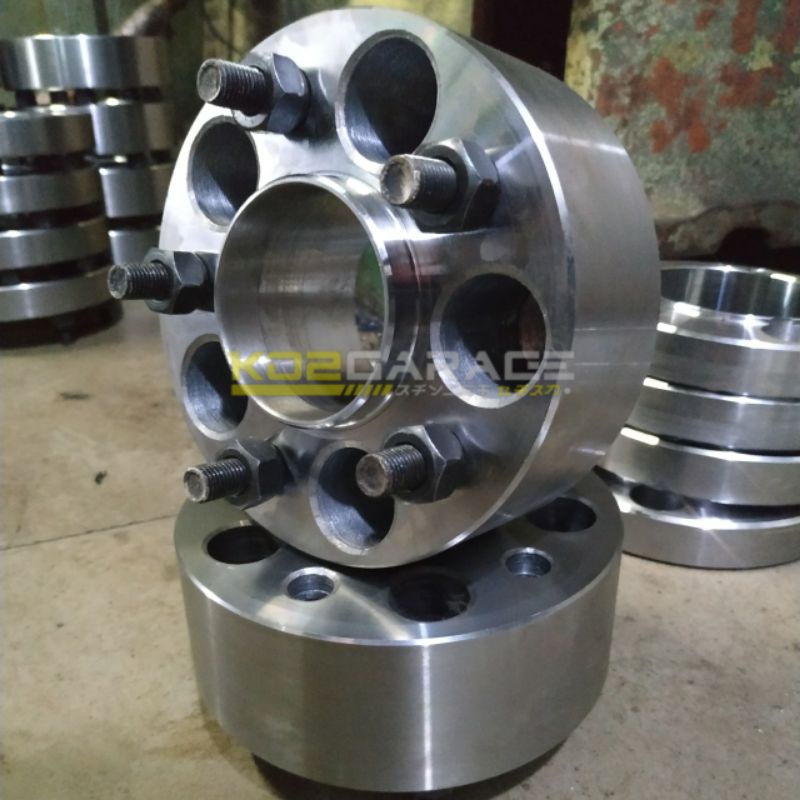 Adaptor Velg Mobil h5x114.3 + center ring innova rush terios