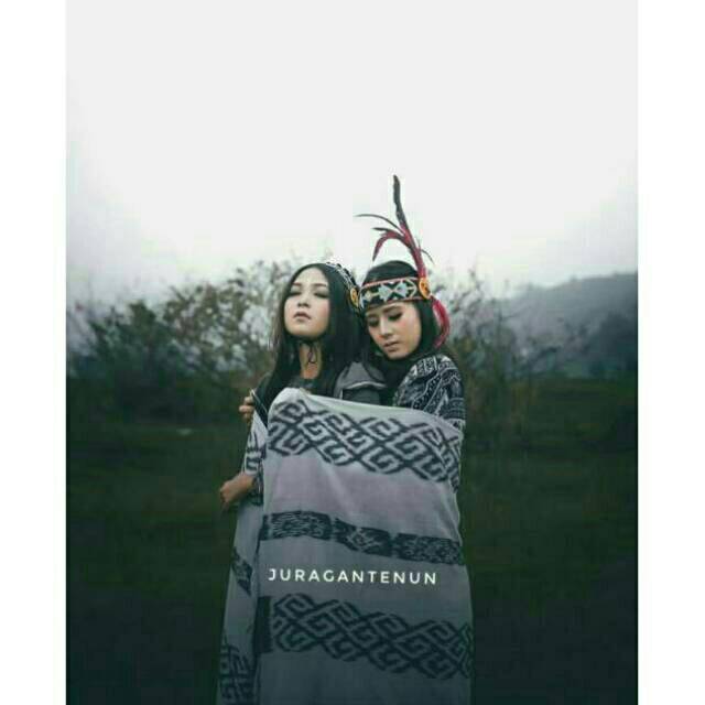 Kain Tenun Blanket Ivory White - Motif Toraja - Sulawesi Selatan