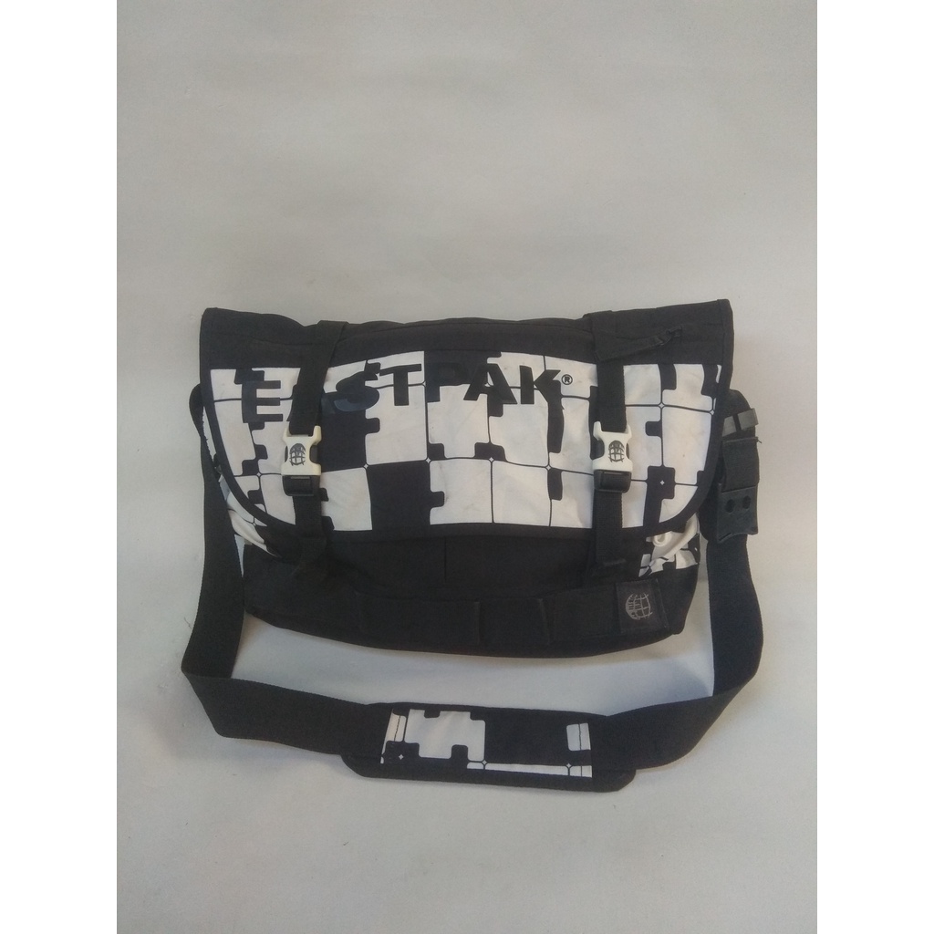 Eastpak messenger bag original not sling bag crumpler