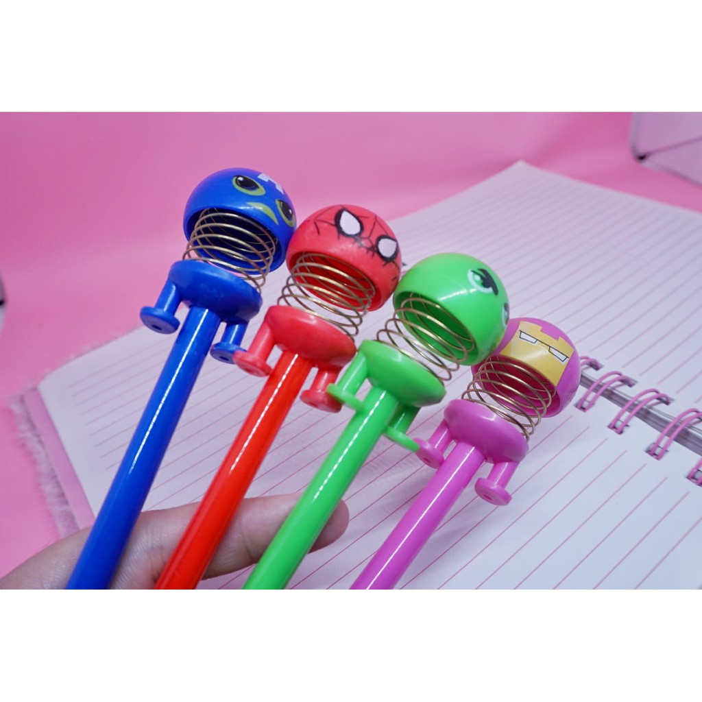 PULPEN PER KEPALA GOYANG HERO AVENGERS PEN MENTUL BOLPEN SPRING DOLL KARAKTER SUPER HERO AVENGERS