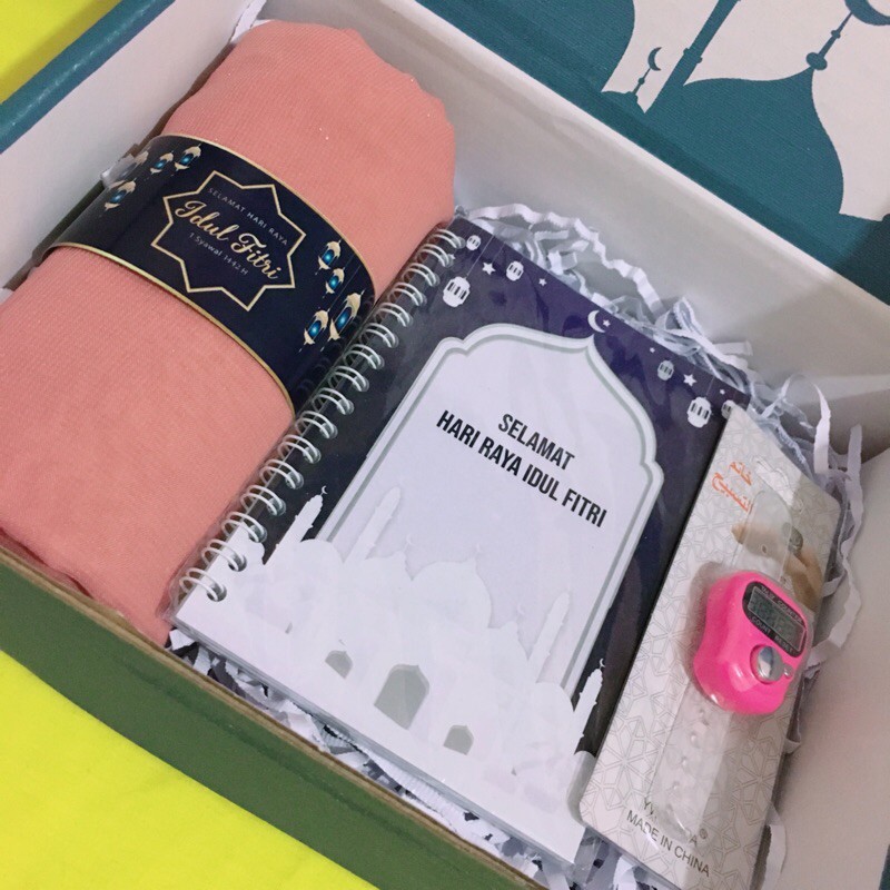 

HAMPERS HIJAB / HAMPERS LEBARAN / HAMPERS IDUL FITRI / PARCEL LEBARAN / GIFT