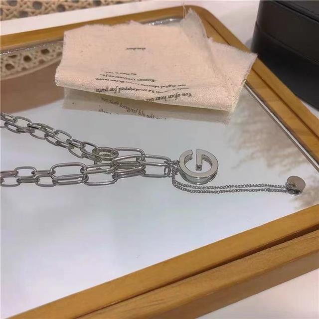 Ins dingin gaya Korea G surat kalung niche desain Panjang kalung temperamen 2021 Baru rantai sweater