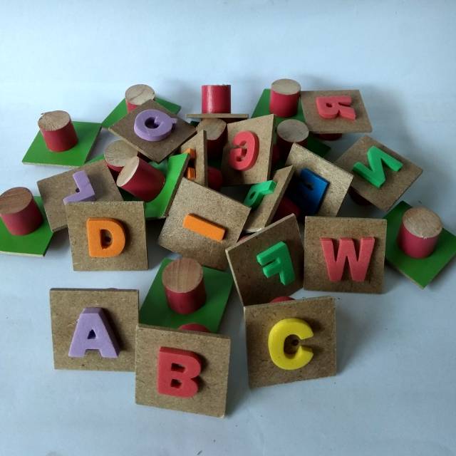 

Mainan edukasi Stempel Huruf