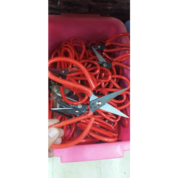 

Gunting Kodok Gunting Seng Gunting Kain Gunting Serbaguna