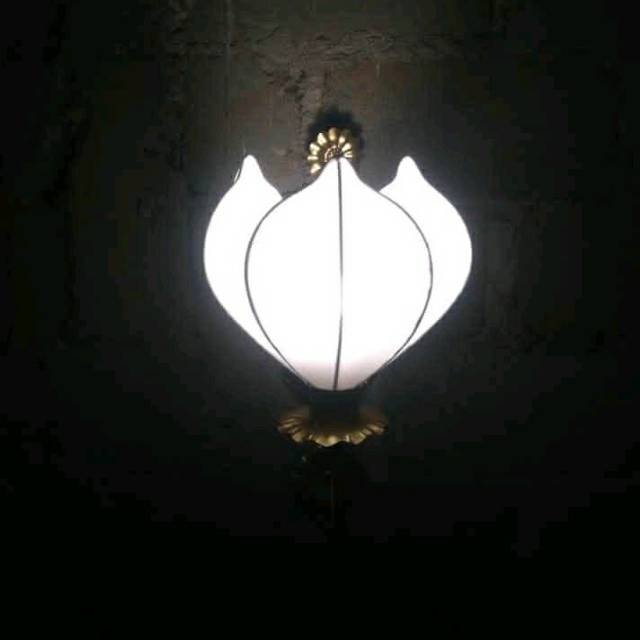 KAP LAMPU KELOPAK BUNGA TULIP