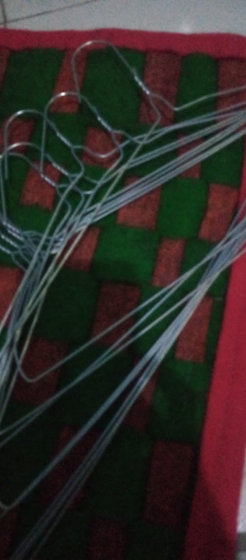 Gantungan Baju Kawat Stainless 10 Pcs / Henger Baju Kawat Besi