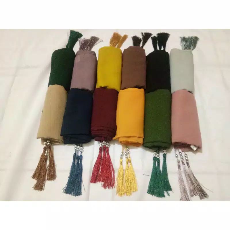 hijab/jilbab/kerudung segi empat  bella square/polycotton tassel