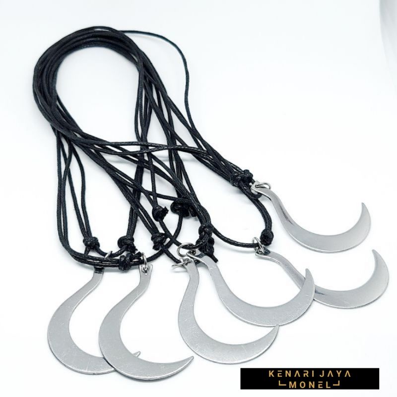 Kalung sabit clu_rit baja putih original
