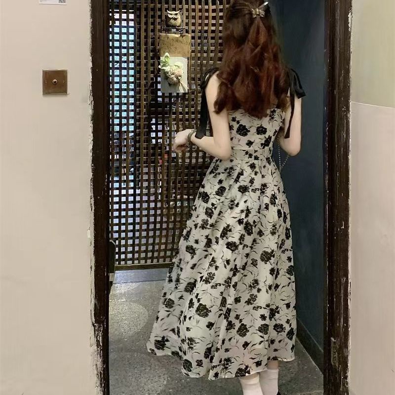 Dasi temperamen modis mid-length retro wanita Perancis suspender floral dress 2022 musim semi dan mu