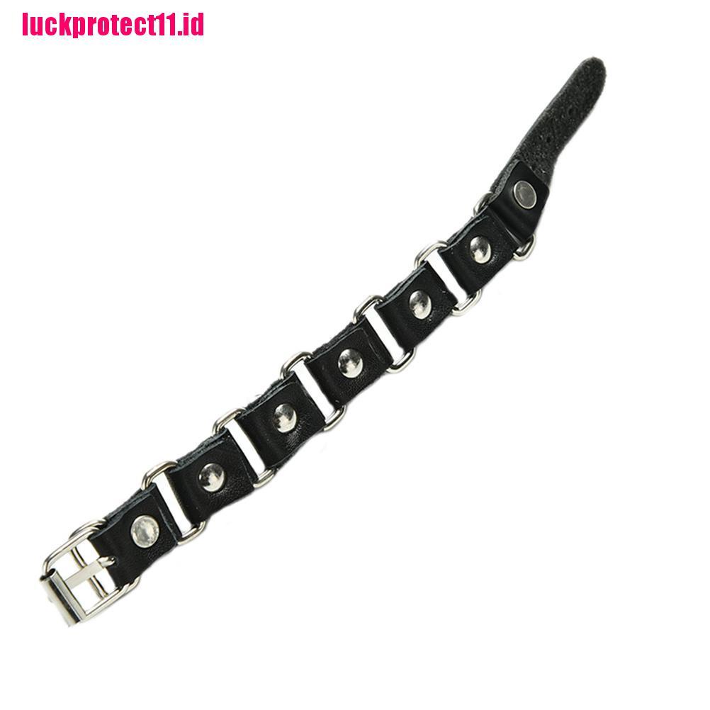 (LUCK) 1pc Gelang Tangan Kulit Aksen Rivet Spike Metal Gaya Gothic Untuk Wanita