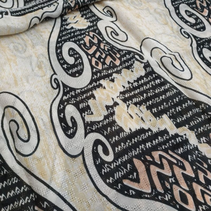 Kain Tenun Dobby Sutra Bugis Makassar Hitam Putih - Tenun Sengkang PRU-24 (Harga per 0,5 Meter)