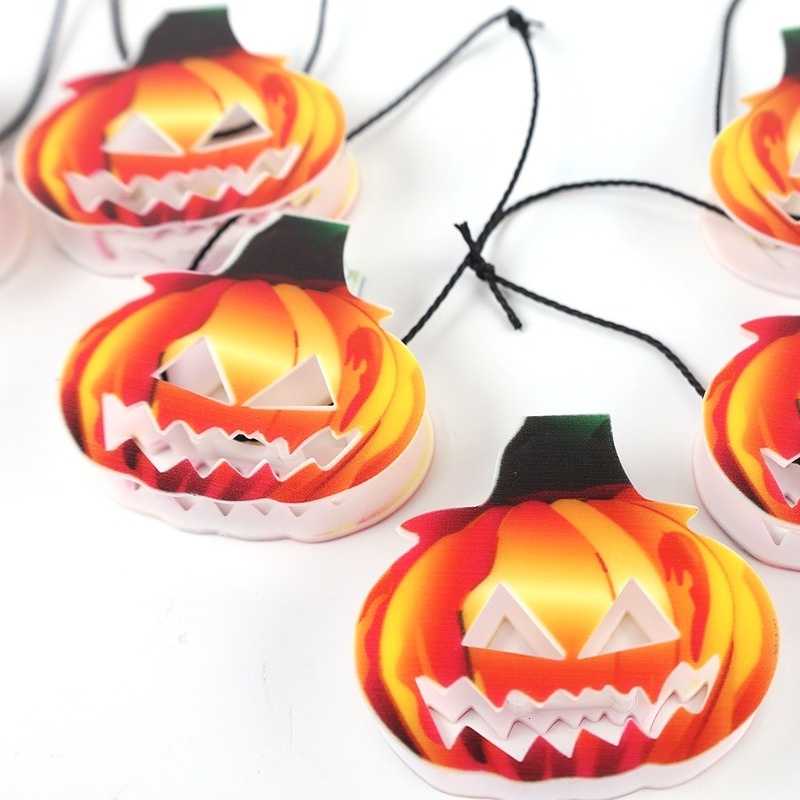 1pc Lampu LED Tenaga Baterai Bentuk Kepala Labu Gaya Klasik Untuk Dekorasi Pohon Halloween