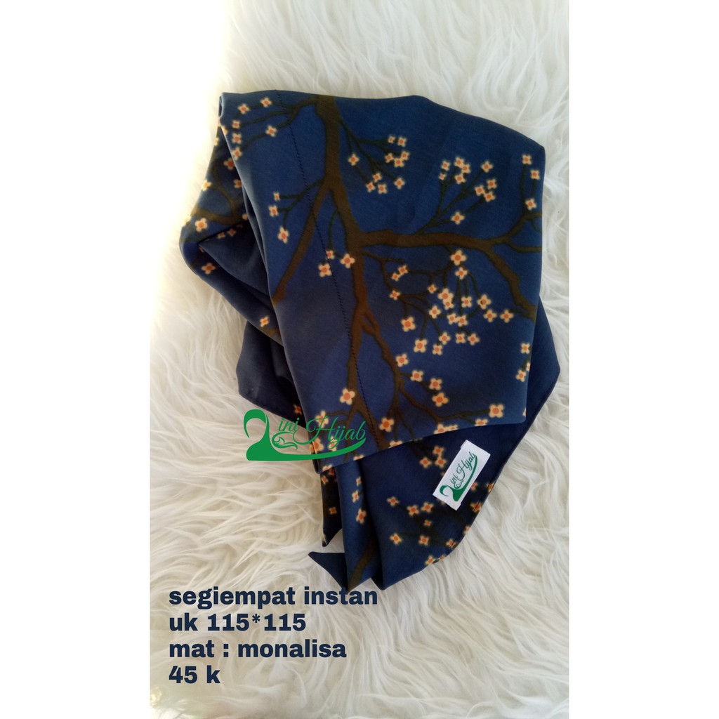 segitiga instan motif