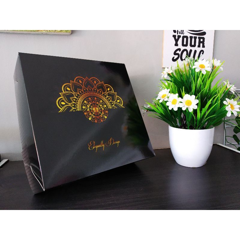 

Box Hitam 22-22-7,5cm @10cm