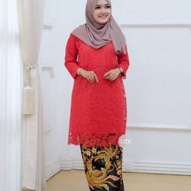 Setelan Brokat Tunik Rok Batik / Kebaya Syar'i