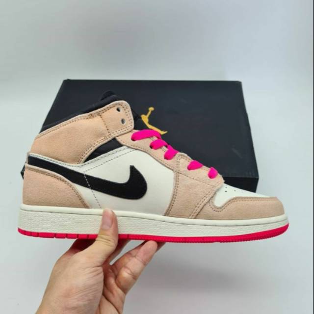 NIKE AIR JORDAN 1 MID CRIMSON TINT
