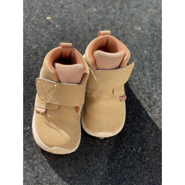 oshkosh sepatu anak laki-laki