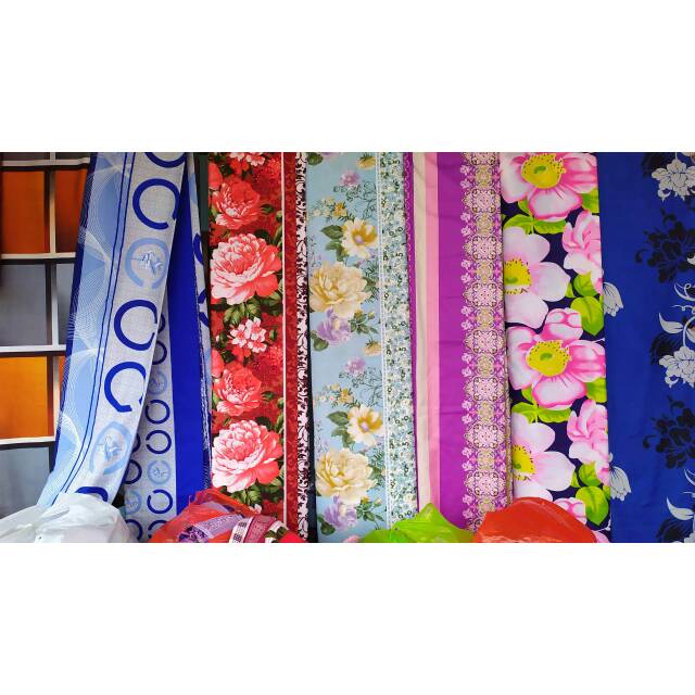 Kain sprei motif bunga meteran