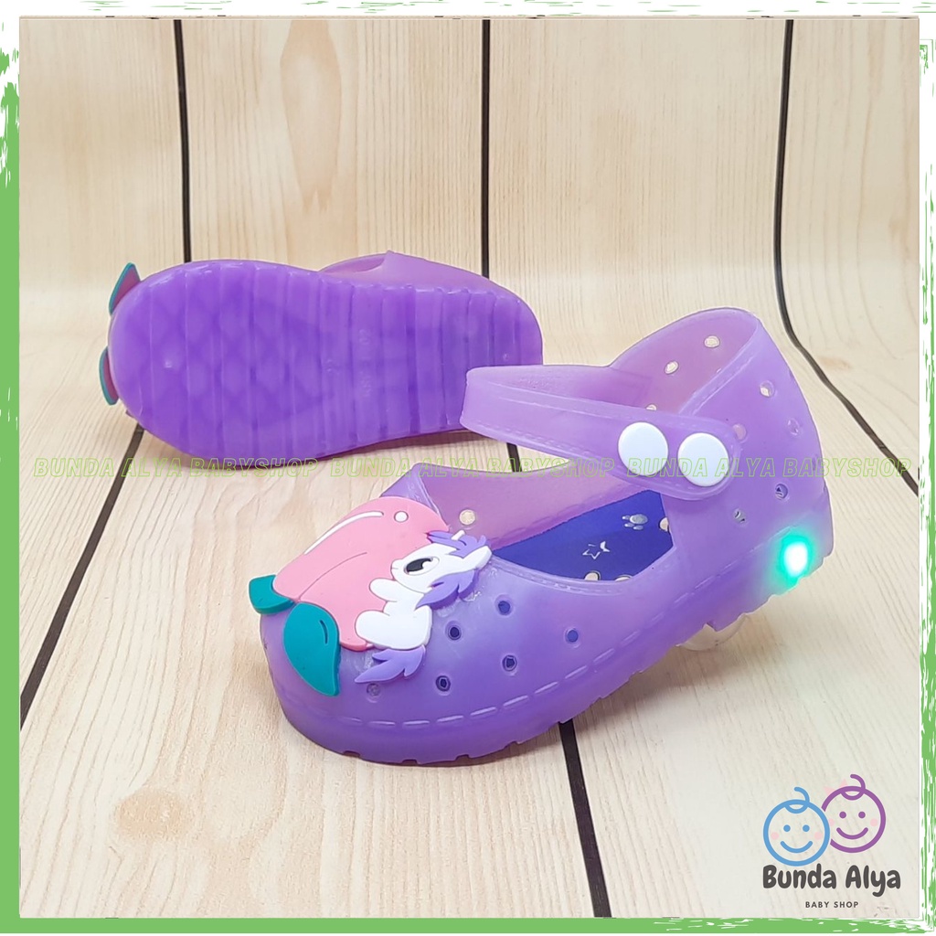 Sepatu Anak Perempuan Jelly LED Usia 6 Sampai 12 Bulan UNGU Sepatu Anak Cewek Motif Kuda Pony Lucu Sepatu Karet Elastis Bisa Menyala Size 18-23