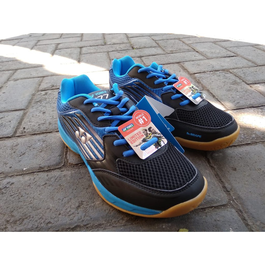 Sepatu Badminton Yonex 777
