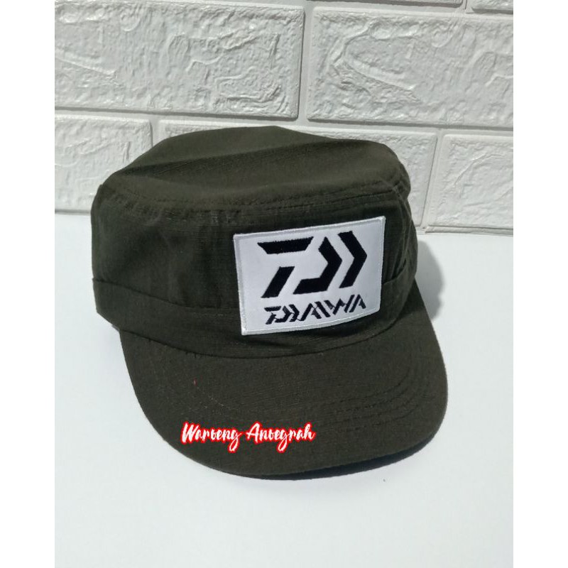 Topi Mancing Komando  Logo Daiwa