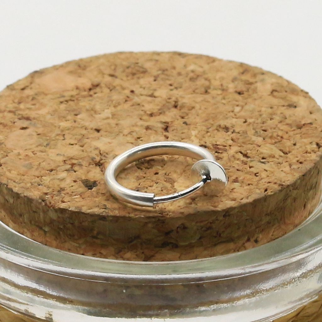 Anting Klip Logam Perak Busana Sederhana Anting Wanita Mutiara Korea Baru Aksesori Kupu-kupu Multifungsi Sederhana Dan Tidak Berpori-17