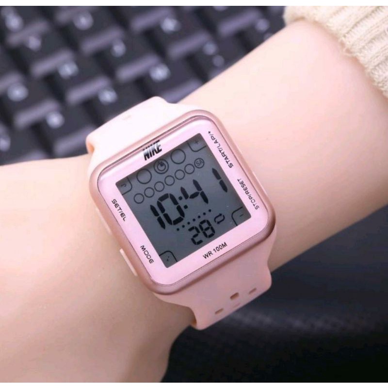 Jam Tangan Kotak Jam Tangan Digital Sporty Stylish Fashion Jam Tangan Rubber Anti Air Unisex