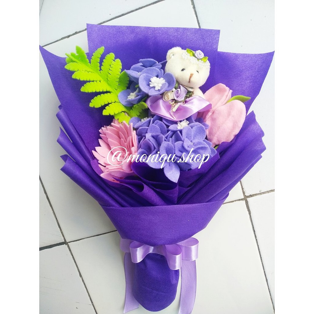 M-02 Buket Bunga Flanel & Mini Bear Ungu (Buket Wisuda Bunga & Boneka Ungu)