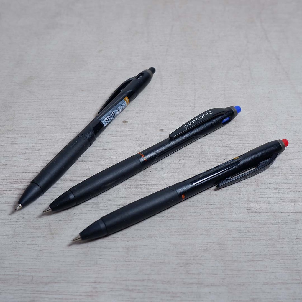 

Pulpen Warna Hitam, Merah, dan Biru Murah Pentonic B-RT