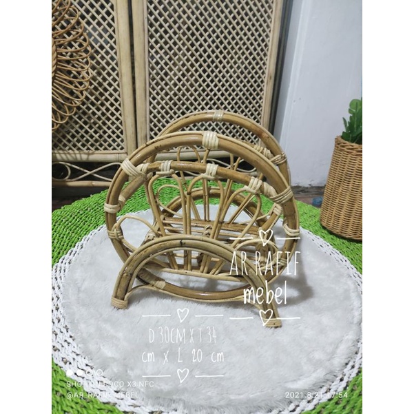 

tempat koran / tempat buku / tempat majalah / wadah koran rotan