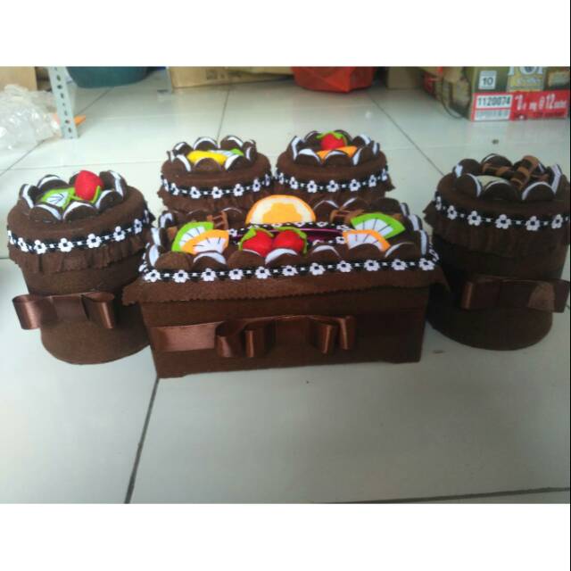 Toples Lebaran Karakter  Buah Coklat