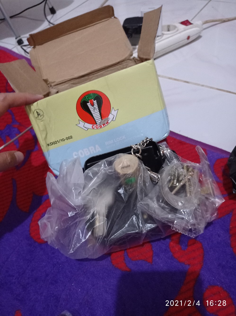 Kunci Pintu Otomatis Cobra Besi