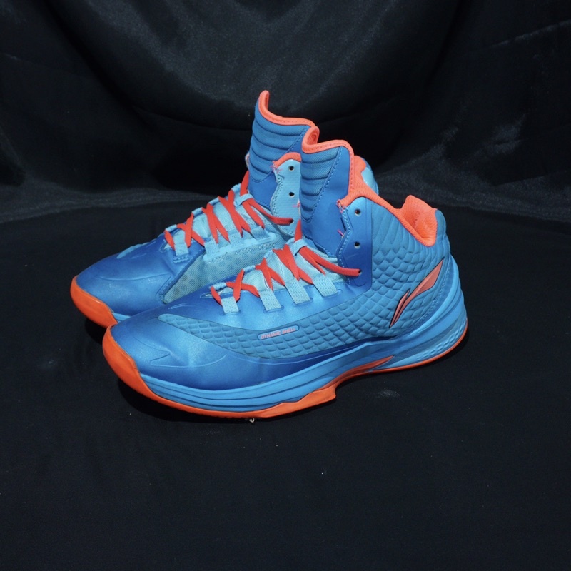 Sepatu basket lining shadow walker original bekas