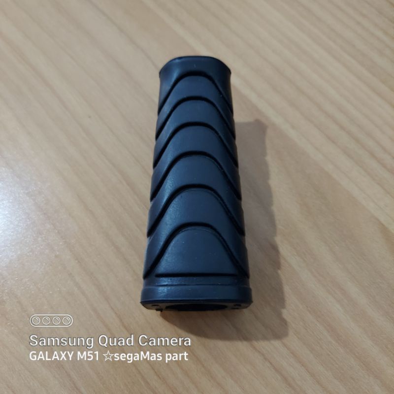 Karet step footstep Beat Scoopy Vario 125 150 Revo Verza Spacy Blade Vario 110 fi