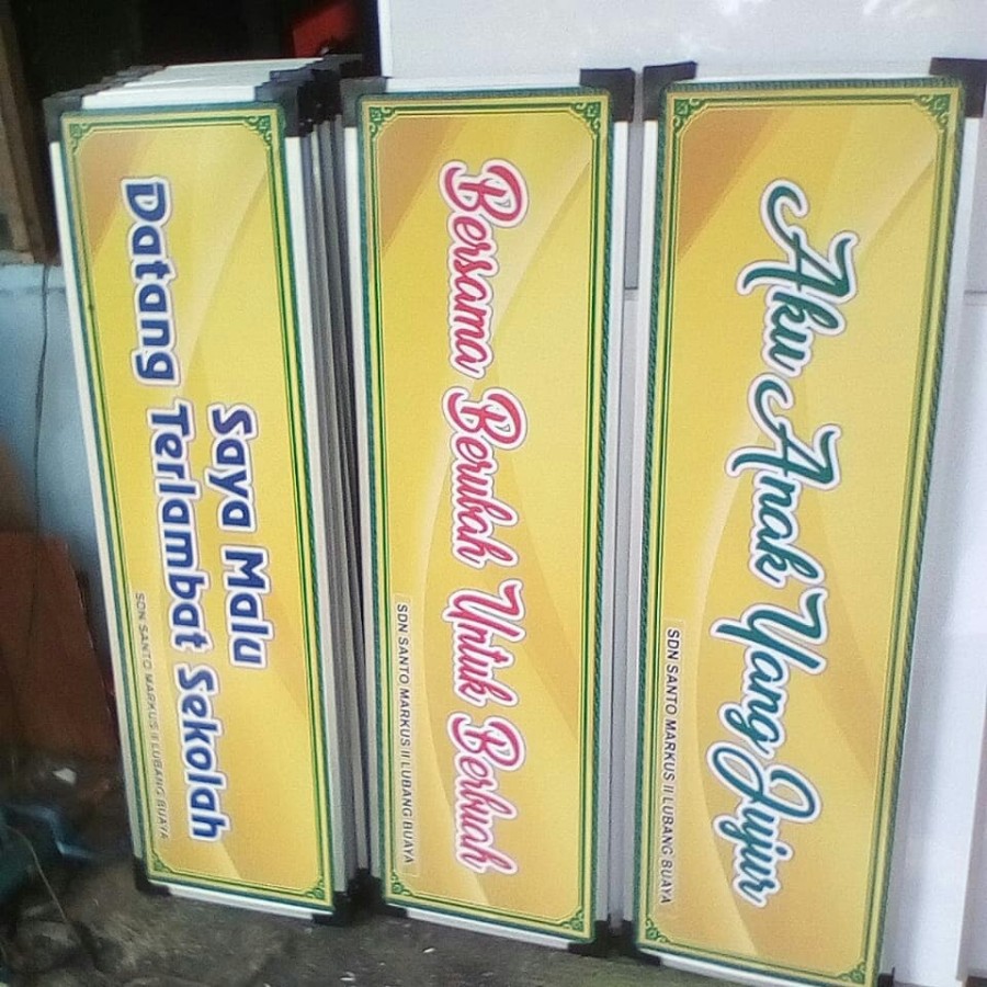 

Papan gantung tulisan