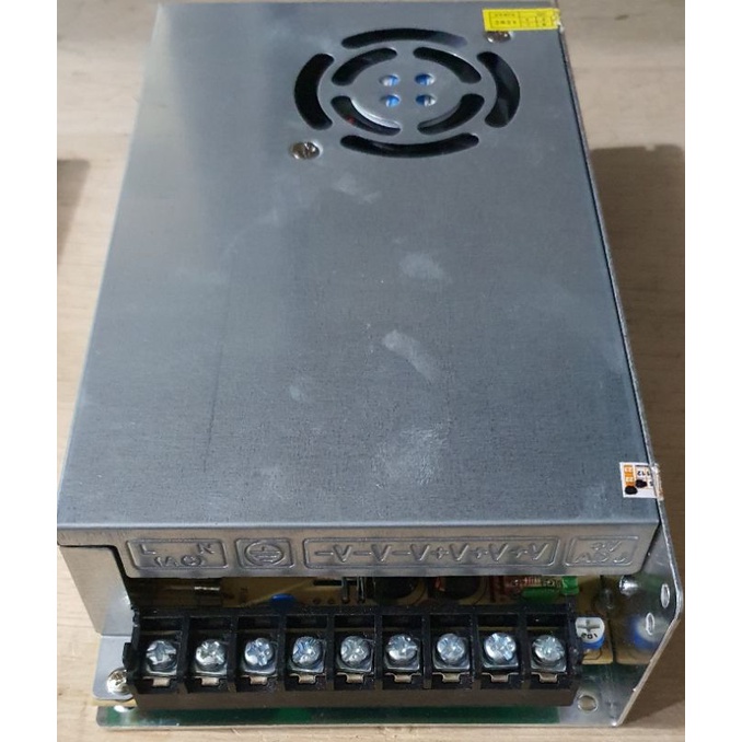 Adaptor charger 12v 20a