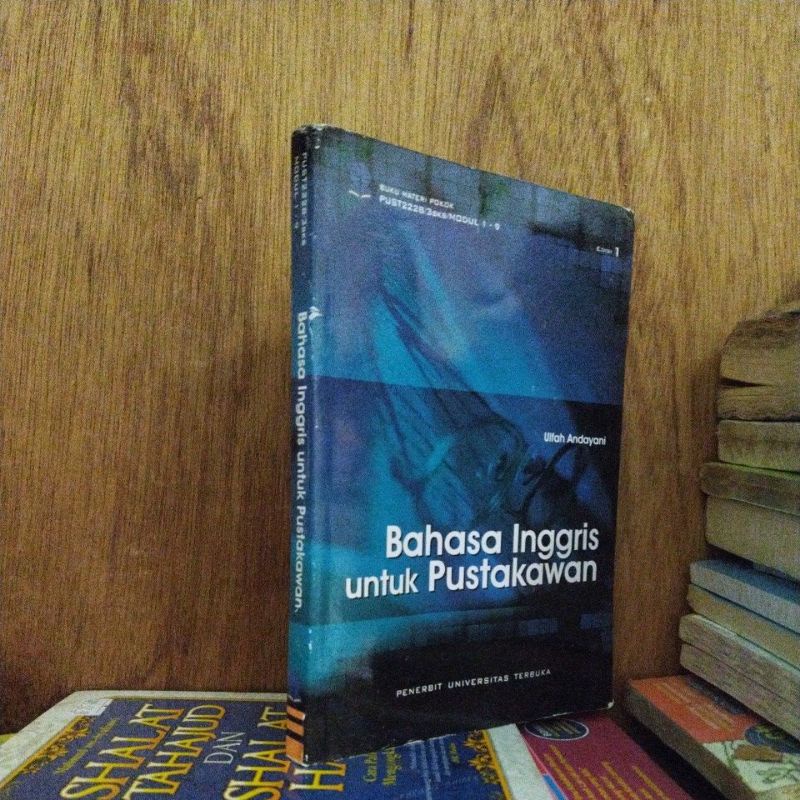 Buku materi pokok Bahasa Inggris untuk pustakawan UT. Buku universitas terbuka.  m1a