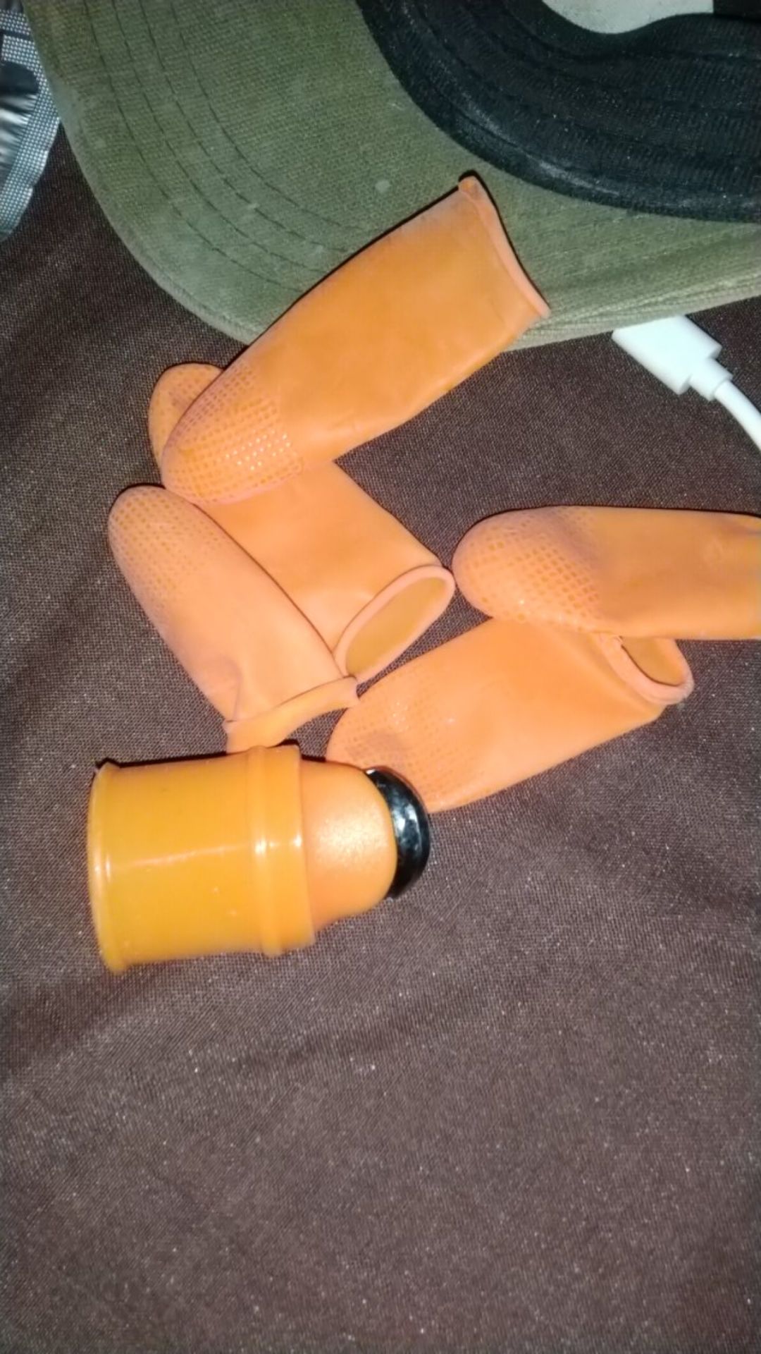 Sarung Jari Jempol Cover Pisau Pemotong Sayur Buah Untuk Peralatan Dapur Isi 6 Pcs Silicon